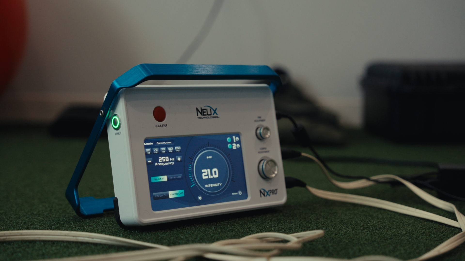 NeuX NX Pro device